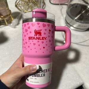 NWT target exclusive Valentine’s Day 20 oz Stanley cup